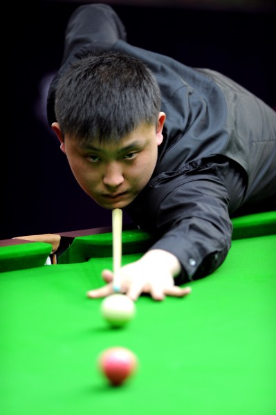 表面上有所 表面上有所