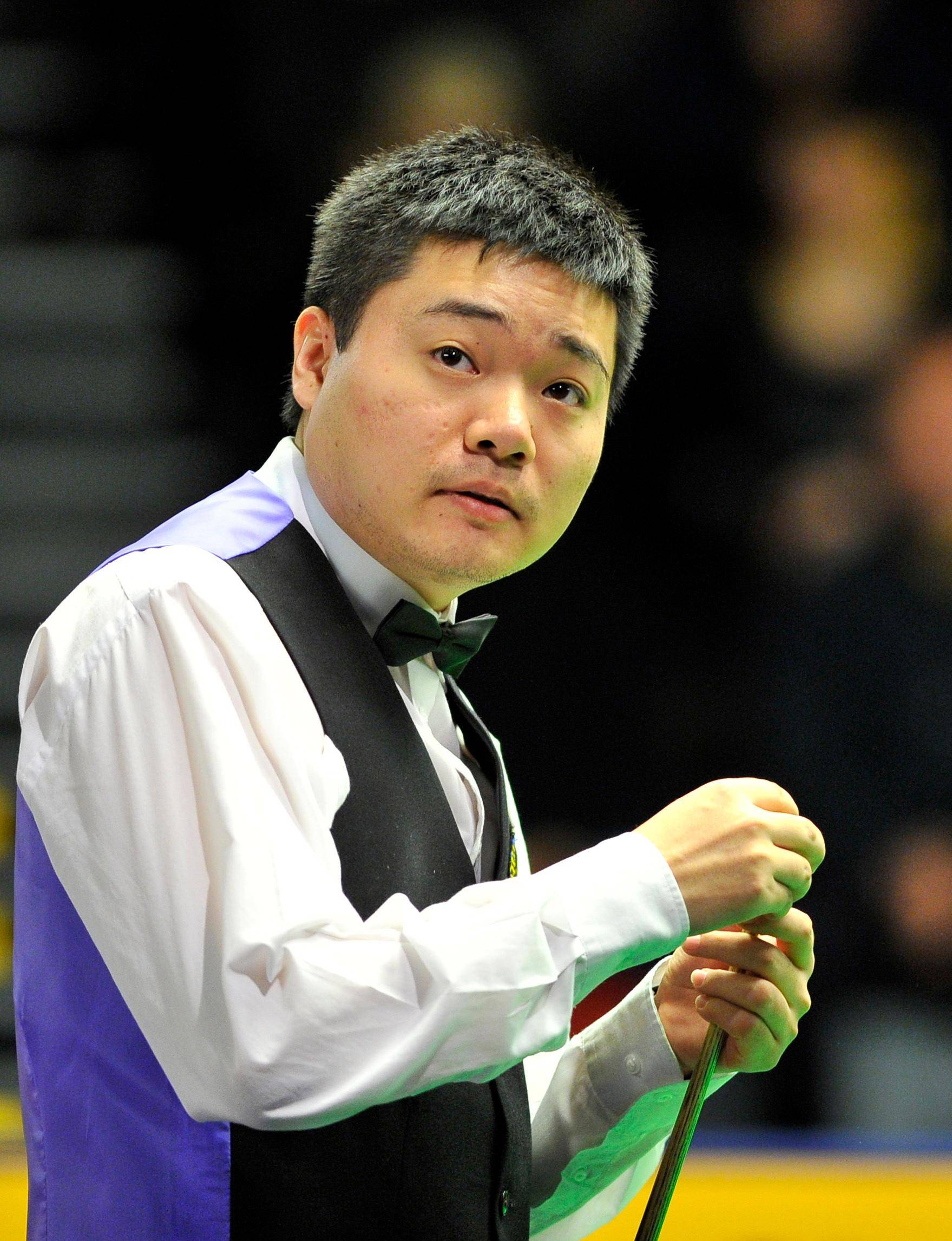 伤病阴影与 伤病阴影与