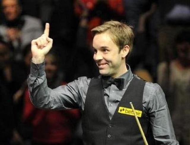 利斯笑容满 利斯笑容满